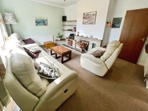 Lounge- click for photo gallery